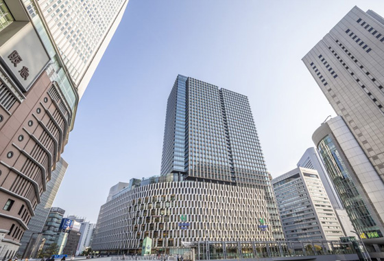 大阪梅田ツインタワーズ・サウスの高層ビル外観