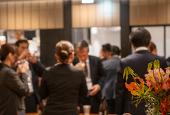 Lucy's Osakaで開催した交流パーティーの参加者の様子。